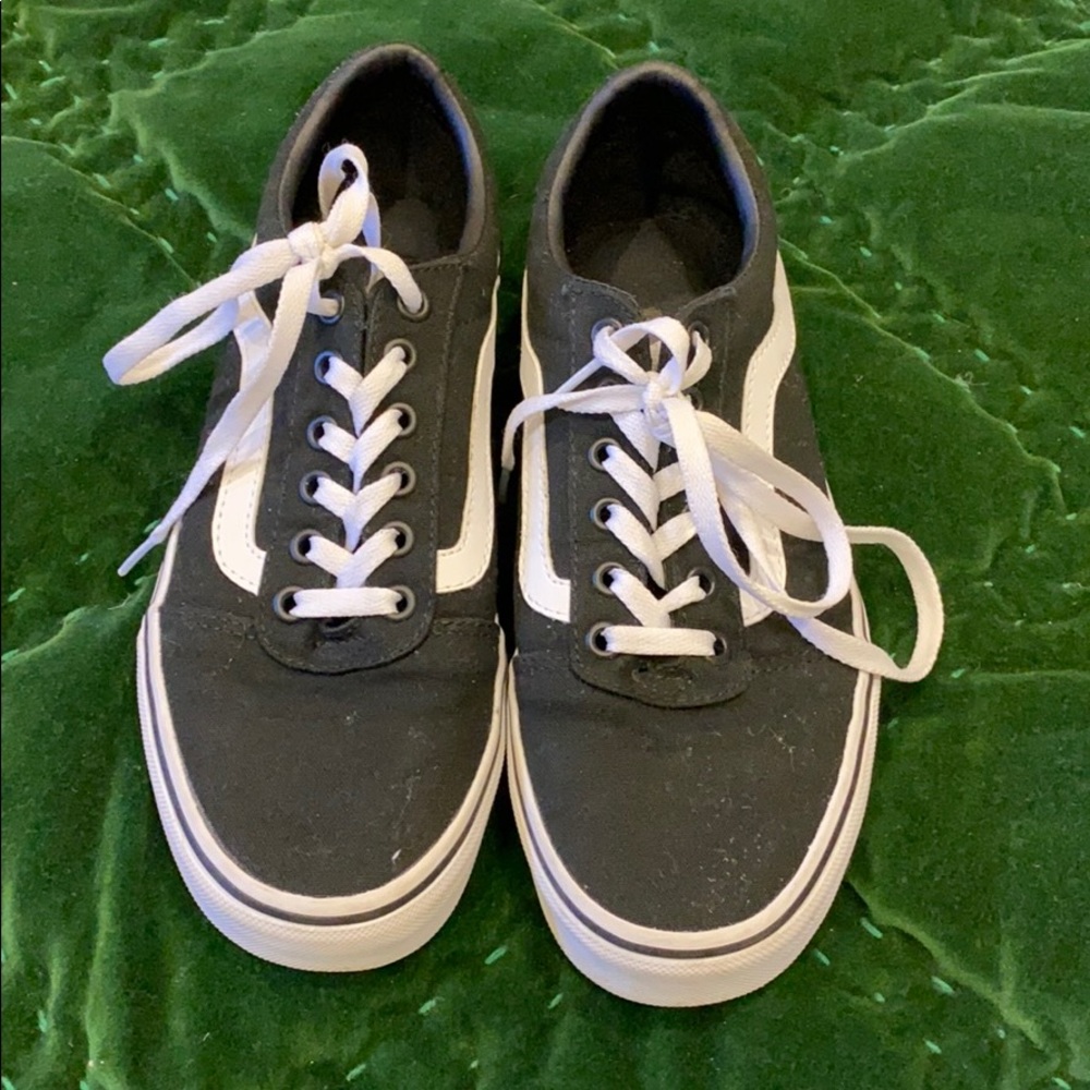Women’s Vans 8.5